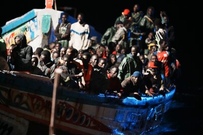 Bei EU-Gipfel droht Ärger um Migrationspolitik - Sollten Migranten Asylanträge künftig in Zentren außerhalb der EU stellen müssen? Das ist eine Frage, die derzeit kontrovers diskutiert wird. (Archivbild)