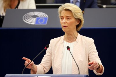 Bei EU-Gipfel droht Ärger um Migrationspolitik - Sie ist für Gesetzesvorschläge zuständig: EU-Kommissionspräsidentin Ursula von der Leyen. (Archivbild)