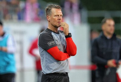 Beim Saisonfinale: Schmitt sieht seine Spieler in der Pflicht - Trainer Rico Schmitt will einen erfolgreichen Saisonabschluss. Foto: PICTURE POINT/Gabor Krieg