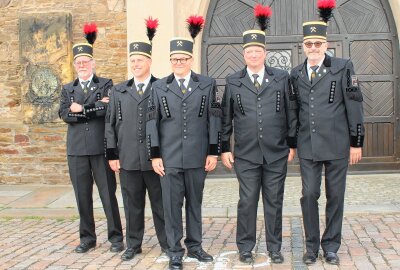 Bergmusik in Freiberg mit Deutschlands größtem Bergmannschor - Jo Szczepaniak, Timo Schaffrima, Jochen Pohle, Siegfried Habedank und Thomas Schleich,- Sänger des Ruhrkohle-Chores. Foto: Renate Fischer