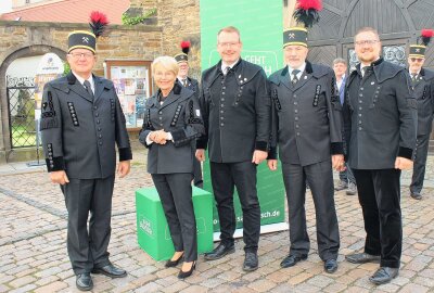 Bergmusik in Freiberg mit Deutschlands größtem Bergmannschor - Andreas Artmann- Vorstand des Ruhrkohle-Musik e.V. , Bärbel Berghoff- Wodopia- Protektorin des Chores und Vorsitzende der Ruhrkohle-AG-Stiftung, Sven Krüger OB Freiberg,, Uwe Hauschild- Geschäftsführer des Ruhrkohle-Chores und Steve Ittershagen- Geschäftsführer des Welterbe Montanregion Erzgebirge e.V. Foto: Renate Fischer