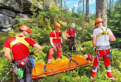 Bergwacht Sachsen trainiert im Westerzgebirge - Die Bergwacht Sachsen hat in Eibenstock und Umgebung ein Ausbildungscamp veranstaltet. Foto: Bergwacht Sachsen