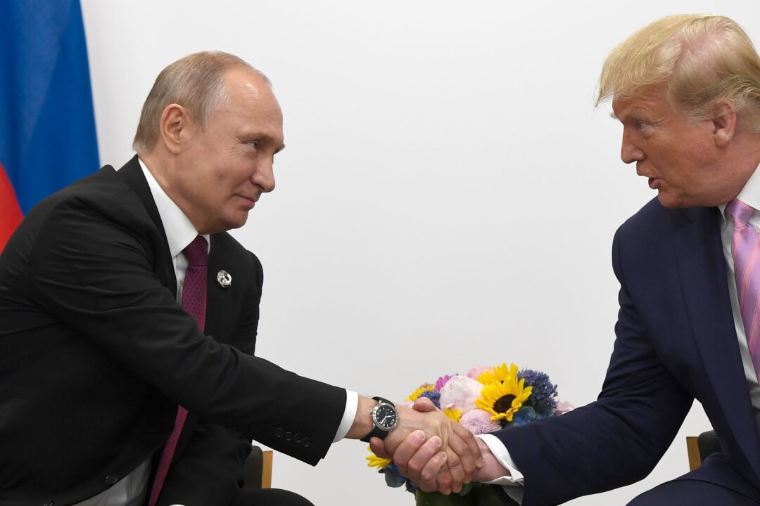 Bericht: Trump sprach am Donnerstag mit Putin - Der designierte US-Präsident Donald Trump sprach einem Bericht zufolge mit dem russischen Staatschef Wladimir Putin - unter anderem über den Ukraine-Krieg.