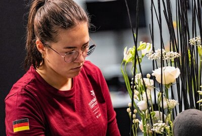 Berufe-WM in Frankreich: Zwei Frauen aus Südwestsachsen zeigen sich auf internationaler Bühne - Kim Bücholdt aus Mülsen tritt als Floristin bei den World Skills in Lyon auf. Foto: Christian Grube