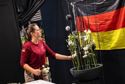 Berufe-WM in Frankreich: Zwei Frauen aus Südwestsachsen zeigen sich auf internationaler Bühne - Kim ist gelernte Floristin und arbeitet im Geschäft ihrer Mutter in Mülsen. Foto: Christian Grube