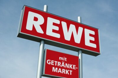 Bier-Rückruf bei REWE und Kaufland - Das zurückgerufene Bier wurde unter anderem in Filialen von REWE und Kaufland verkauft. 