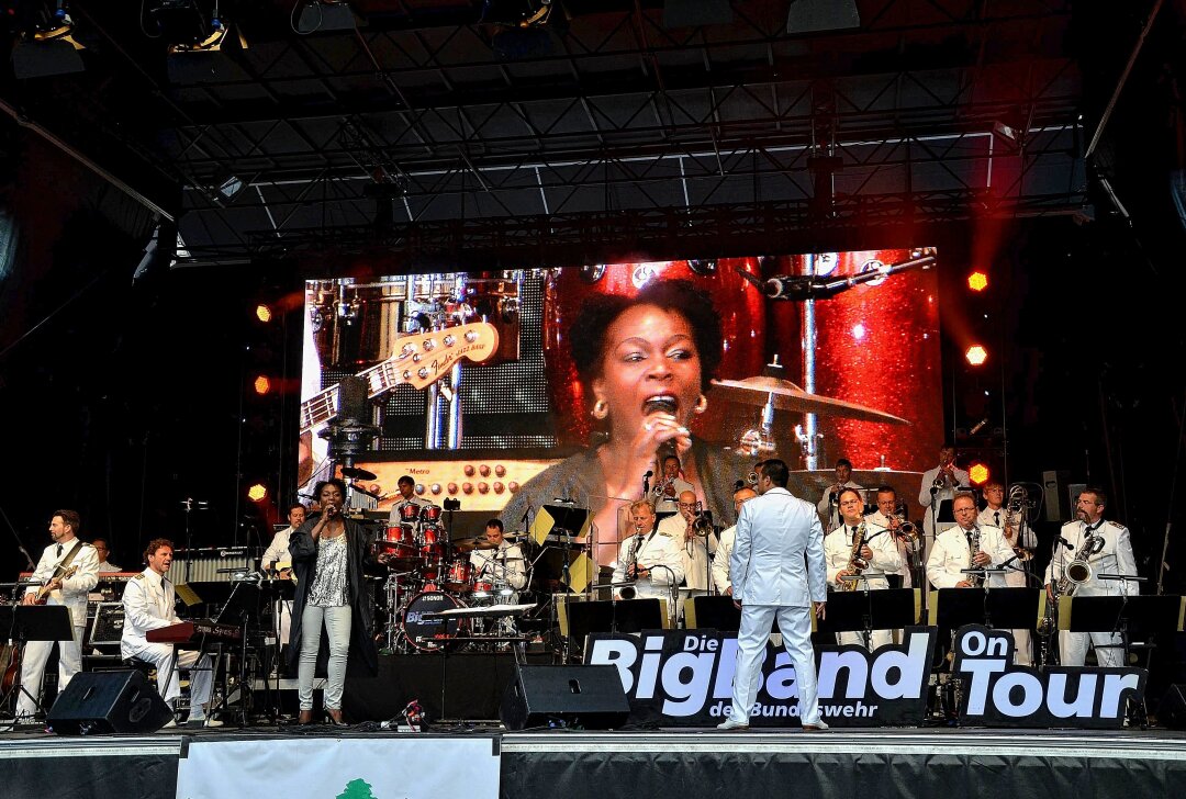 Big Band der Bundeswehr zu Gast in Plauen - Über viele Besucher würde sich der Kiwanis Club am 29. August zum 10. Benefizkonzert der Bundeswehr-Bigband in Plauen freuen. Foto: Karsten Repert/Archiv