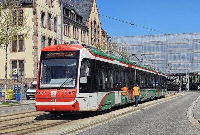 Blitzschlag bremst City-Bahnen aus: Verspätungen sind zu erwarten - Symbolbild der Chemnitzer Citybahn. Archivfoto: Harry Härtel