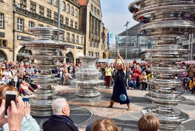 Brachland oder Wohlfühloase: Das Problem der Chemnitzer Innenstadt - Der neue Marktbrunnen. Foto: Steffi Hofmann