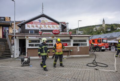 Brand an Grenze in Potucky: Feuerwehren aus Deutschland im Löscheinsatz - Die Feuerwehr konnte den Brand zügig löschen. Foto: Bernd März