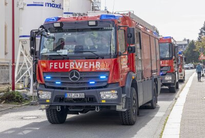 Brand auf Schulgelände im Erzgebirge - Brandeinsatz für die Feuerwehren aus Ehrenfriedersdorf, Geyer und Thum. Foto: Bernd März