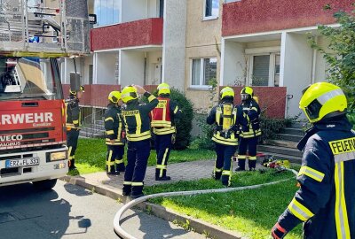 Brand in Lößnitz: Vier Feuerwehren im Einsatz - In der Lessingstraße meldeten Nachbarn eine starke Rauchentwicklung in der sechsten Etage. Foto: Daniel Unger