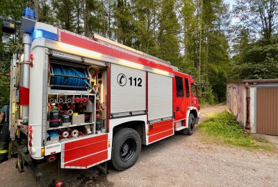 Brandeinsatz für die Feuerwehr Aue auf dem Brünlasberg - Die Feuerwehr Aue im Einsatz. Foto: Daniel Unger