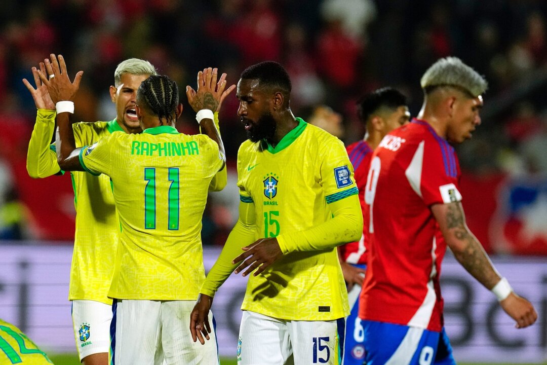 Brasilien gewinnt gegen Chile in WM-Qualifikation - Brasilien sicherte sich durch den Sieg drei wichtige Punkte und springt in der Tabelle wieder nach oben. 