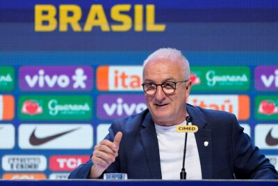 Brasiliens Nationaltrainer verzichtet auf Neymar - Verzichtet auf Neymar und Endrick: Brasiliens Coach Dorival Junior.