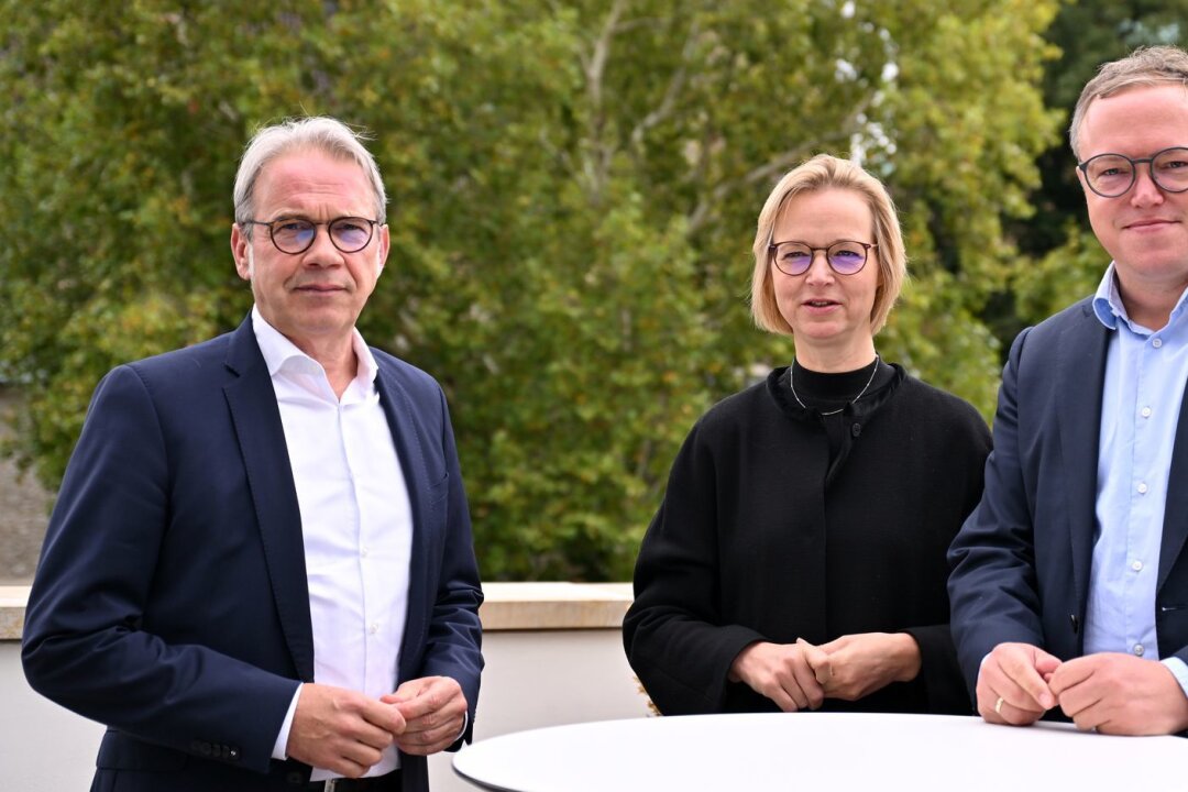 Brombeer-Koalition in Thüringen nimmt große Hürde - Die Thüringer Parteichefs Georg Maier (SPD), Katja Wolf (BSW) und Mario Voigt (CDU) haben eine Einigung erreicht. (Archivbild)