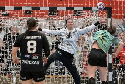 BSV-Frauen holen Derby-Sieg - Die BSV-Frauen - im Bild Mitte Torhüterin Caroline Martins - haben das Derby gegen den SV Union Halle-Neustadt gewonnen. Foto: Ramona Schwabe