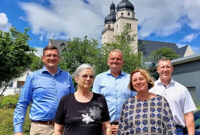 Bürgerstiftung hat Grundkapital fast verdoppelt: Wie geht das? - Im Bild der neue Vorstand der Bürgerstiftung Plauen (von links): Andy Cortes, Dr. Ilona Gogsch, Henning Scharch, Gabriele Pecht und Prof. Dr. Bernd Märtner. Foto: Karsten Repert