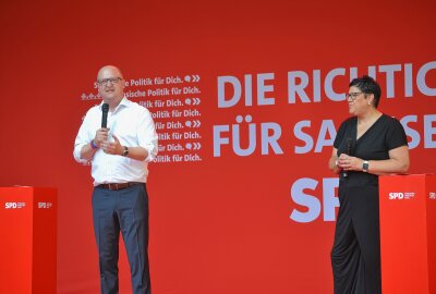 Bundeskanzler Scholz macht sich für Köpping stark - Auch die Co-Vorsitzenden der sächsischen SPD, Henning Homann und Kathrin Michel, sind nach Chemnitz gekommen. Foto: Jürgen Sorge