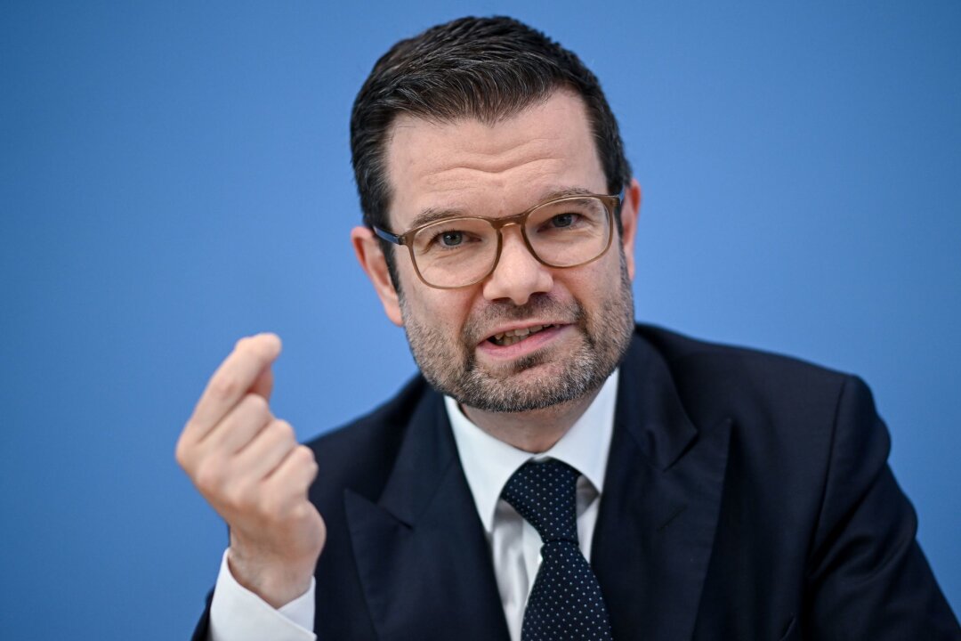 Bundesregierung stimmt sich zu Meldepflicht bei Unfällen ab - Bundesjustizminister Marco Buschmann (FDP) möchte bei der Strafrechtsreform jetzt vorankommen. (Archivfoto)