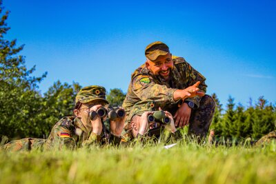 Bundeswehr-Camp in Frankenberg: Sommerferien mit Abenteuer-Garantie - Eine Woche voller Action, Teamarbeit und neuer Erfahrungen wartet auf die Teilnehmer - ein Abenteuer-Urlaub bei der Bundeswehr.