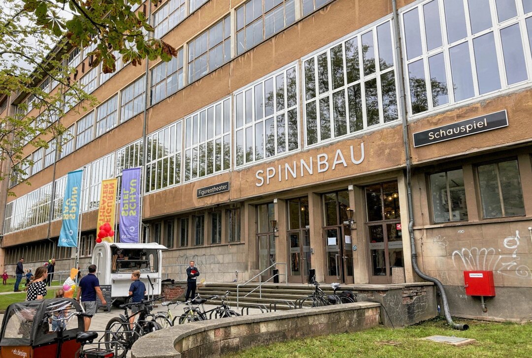 Buntes Eröffnungsfest im Spinnbau: Magische Momente für die ganze Familie - Märchenhafte Lesungen und kreative Mitmachaktionen. Foto: Steffi Hofmann