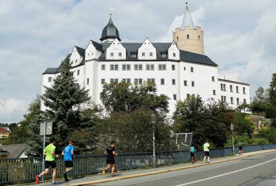 Burgen- und Landschaftslauf erlebt im Erzgebirge ein Jubiläum - Das Ziel befindet sich wie immer auf Schloss Wildeck in Zschopau, wo auch ein buntes Rahmenprogramm auf alle Teilnehmer und Gäste wartet. Foto: Andreas Bauer