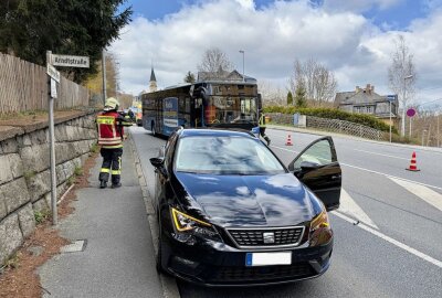 Busunfall in Aue: Zwei Verletzte - In Aue kam es zu einem Unfall. Foto: Daniel Unger