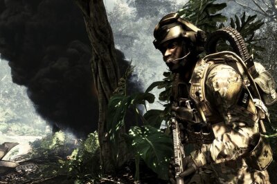 "Call of Duty": Vom Nachahmer zum Milliarden-Shooter - In "Call of Duty: Ghosts" (2013) begab man sich dem Titel zum Trotz nicht auf Geisterjagd. Vielmehr agieren die Soldaten im Schatten. Infinity Wards erzählt die Geschichte von zwei amerikanischen Brüdern im Kampf gegen einen landsmännischen Terroristen. Die Spieleschmiede kam auf der Suche nach neuen Gameplay-Ideen auf den Hund: Der Schäferhund Riley wurde als vierbeiniger Sidekick ins Geschehen eingebunden. "Ghosts" läutete zudem die Emanzipation innerhalb der Serie ein: Erstmals konnte man auch weibliche Soldaten in den Krieg schicken.