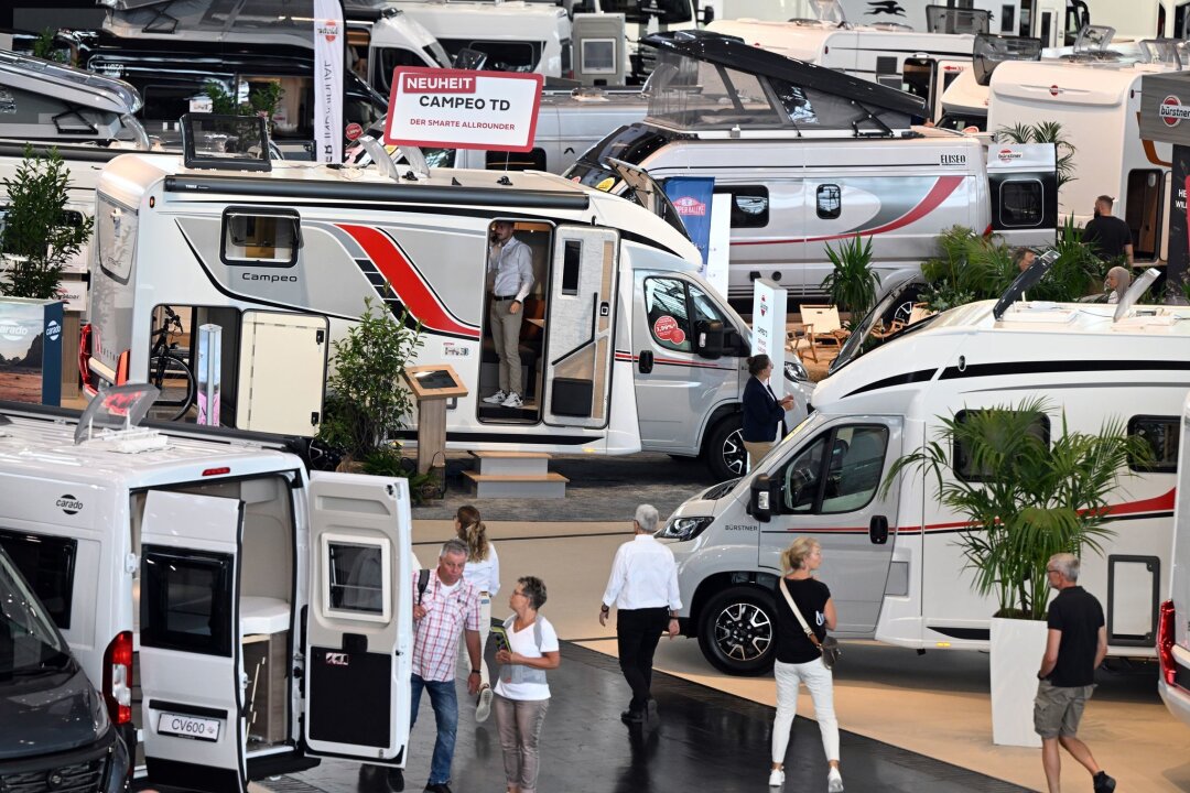 Caravan Salon: Welches Wohnmobil darf's sein? - Caravaning-Boom: Die Auswahl an Wohnmobilen und -anhängern wächst, wie ein Besuch auf dem "Caravan Salon" in Düsseldorf zeigt.