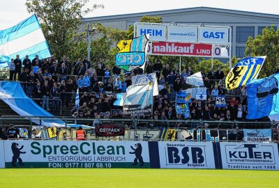 CFC: Beachtlicher Punktgewinn beim BFC - Aus Chemnitz haben sich rund 200 Schlachtenbummler auf den Weg in die Hauptstadt gemacht. Foto: Marcus Hengst