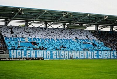 CFC-Forderungen an den NOFV: Fanfreundliche Zukunft und fairer Wettbewerb - Beim Auftaktspiel zwischen dem Chemnitzer und dem Halleschen FC waren trotz Donnerstagabendtermins 8.357 Zuschauer im "Stadion - An der Gellertstraße" zugegen. Foto: Marcus Hengst