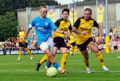 CFC-Frauen besiegen Dynamo Dresden! - Davina Graf stellte mit ihrem Treffer in der siebten Minute frühzeitig die Weichen auf Weiterkommen. Foto: Marcus Hengst