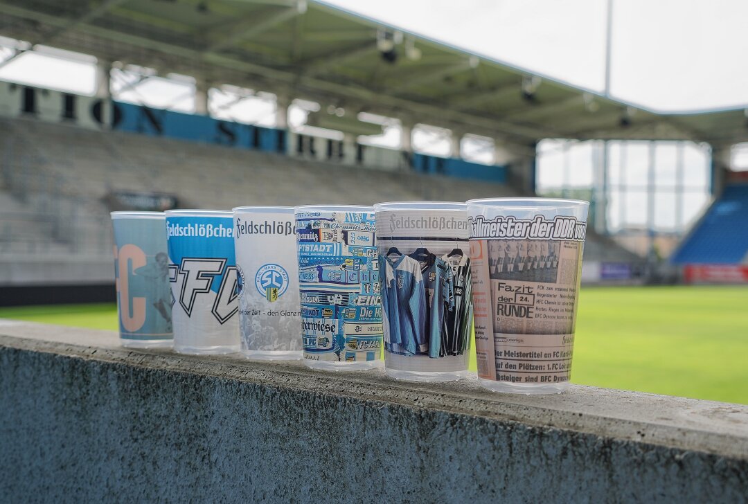 CFC führt Pfandbecher mit Clubdesign & Sammlerwert ein - Die Becher sind nicht nur umweltfreundlich, sondern auch in die Gestaltung wurde Kraft und Kreativität gesteckt. Foto: Chemnitzer FC