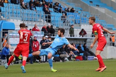 CFC: Knaller-Auftakt gegen den HFC?! - Bekommt es der Chemnitzer gleich am ersten Spieltag mit dem Halleschen FC zu tun? Vor vier Jahren fand das letzte Duell beider Teams statt. Foto: Marcus Hengst