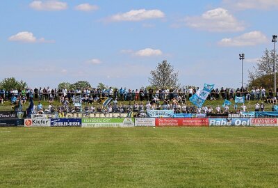 CFC: Niederlage im Eilenburger Sonnenschein! - 250 himmelblauen Fans folgten ihrem Team zum letzten Auswärtsspiel nach Eilenburg. Foto: Marcus Hengst