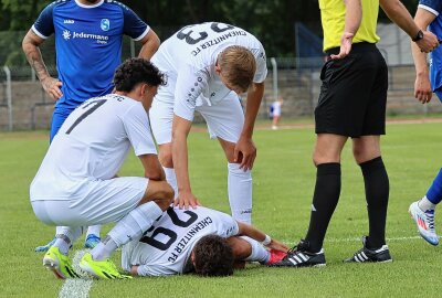 CFC: Nullnummer bei Siebtligisten! - Baumgart bekam einiges auf die Socken, konnte aber weiterspielen. Foto: Marcus Hengst