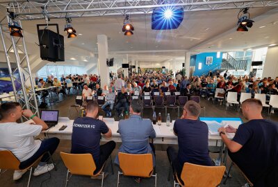 CFC: Rechtsstreit mit Polster-Catering geht in nächste Runde! - Diese Abstimmung zeigt, wie wertvoll direkte Demokratie bei uns ist und wie engagiert unsere Mitglieder an der Zukunft des Chemnitzer FC mitgestalten. Foto: Harry Härtel