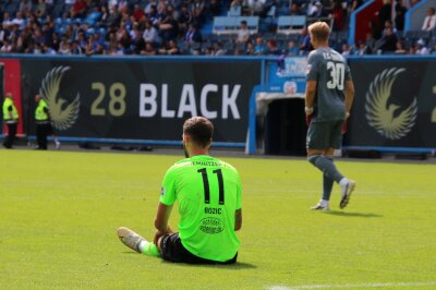 CFC-Saisonfazit, Teil 1: Starke Stabilisierung nach schwachem Start! - Die Saison begann schlecht, am zweiten Spieltag erlitt das Team von CFC-Coach Tiffert Schiffbruch beim 1:6 bei der zweiten Mannschaft von Hansa Rostock. Foto: Marcus Hengst