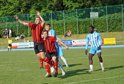 CFC: Sommerlicher Saisonausklang am Schwanenteich - Der Fünfte der Landesklasse-Mitte machte seine Sache ordentlich und hielt gut dagegen. Foto: Marcus Hengst