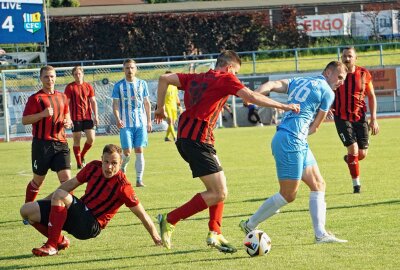 CFC: Sommerlicher Saisonausklang am Schwanenteich - Der einzigen Treffer in der zweiten Halbzeit war Stagge vorbehalten. Foto: Marcus Hengst