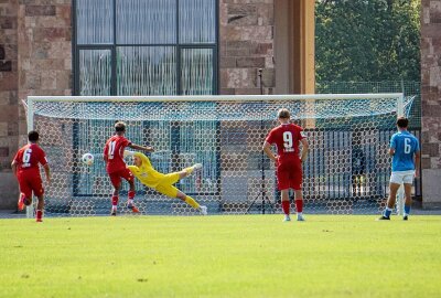 CFC-U19: 1. FC Köln eine Nummer zu groß - Die Kölner trafen unter anderem vom Elfmeterpunkt. Foto: Marcus Hengst