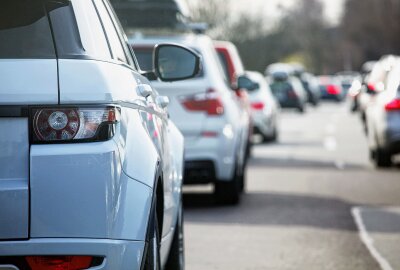 Chaos auf den Autobahnen: ADAC warnt vor erhöhter Staugefahr am Wochenende - Für das kommende Wochenende sagt der ADAC eine hohe Staugefahr voraus. Symbolbild. 