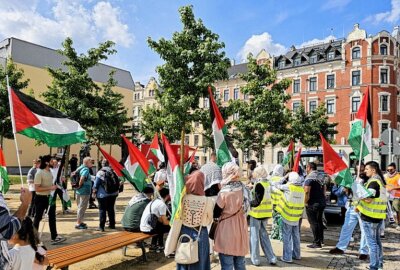 Chemnitz: Demonstration für Palästina zieht durch die Stadt - Am Samstagnachmittag hatte die Chemnitzer Initiative "Chemnitz für Palästina zu einer Demo aufgerufen. Foto: Harry Härtel