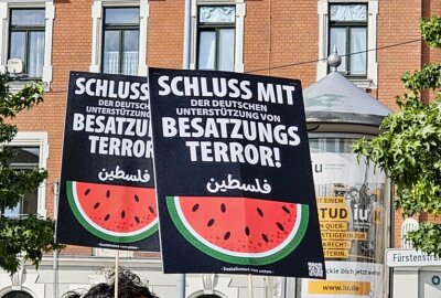 Chemnitz: Demonstration für Palästina zieht durch die Stadt - Am Samstagnachmittag hatte die Chemnitzer Initiative "Chemnitz für Palästina zu einer Demo aufgerufen. Foto: Harry Härtel