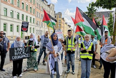 Chemnitz: Demonstration für Palästina zieht durch die Stadt - Am Samstagnachmittag hatte die Chemnitzer Initiative "Chemnitz für Palästina zu einer Demo aufgerufen. Foto: Harry Härtel