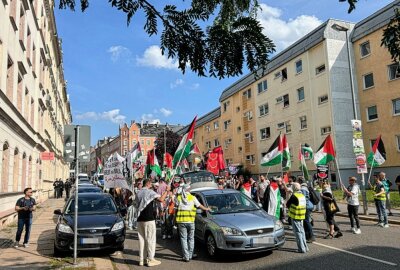 Chemnitz: Demonstration für Palästina zieht durch die Stadt - Am Samstagnachmittag hatte die Chemnitzer Initiative "Chemnitz für Palästina zu einer Demo aufgerufen. Foto: Harry Härtel