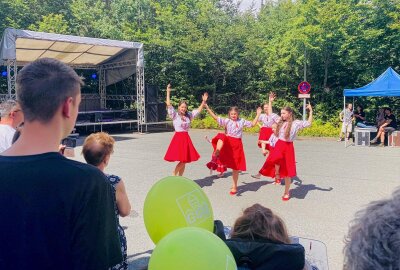 Chemnitz feiert 50 Jahre Fritz-Heckert mit buntem Programm und Einweihungen - Gefeiert wurde mit buntem Programm. Foto: Steffi Hofmann