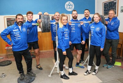 Chemnitzer AC startet am 12. Oktober in die Bundesligasaison - Foto: Trainer Andreas Rehwagen (r.) schaut mit seinem Team optimistisch auf die bevorstehende Saison. Foto: Knut Berger