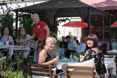 Chemnitzer Café in Not: Kampf gegen Krankheit und Existenzängste - Ines hatte von Beginn an den Wunsch, einen Ort zu schaffen, an dem Menschen zusammenkommen und den Alltag hinter sich lassen können.